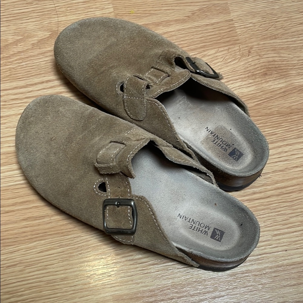 White Mountain Tan Suede Clogs